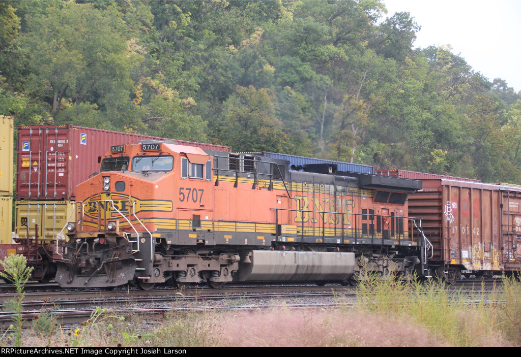 BNSF 5707